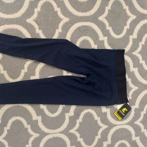 East Bay Boys Compression leggings 
Navy blue/ Small
